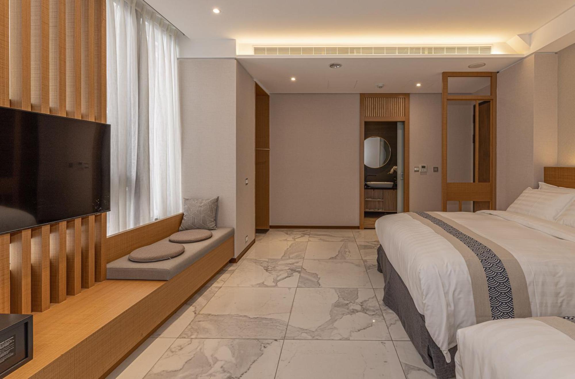 Sun Moon Lake Apollo Resort Hotel Yuchi Extérieur photo